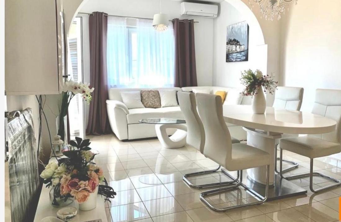 Villa Nera Vodice Bagian luar foto