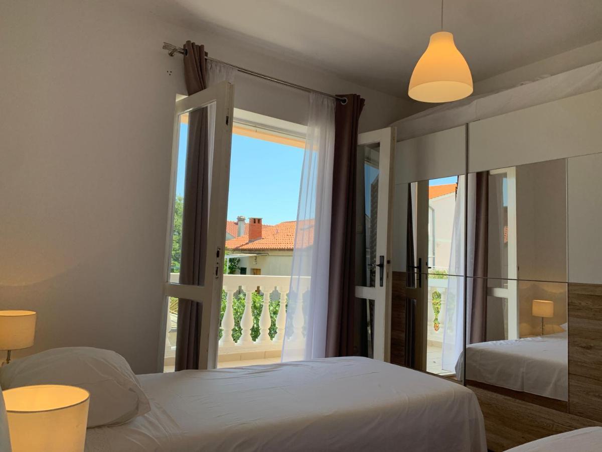Villa Nera Vodice Bagian luar foto