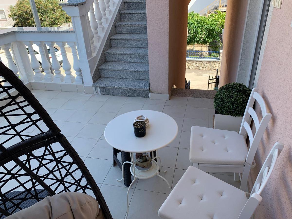 Villa Nera Vodice Bagian luar foto